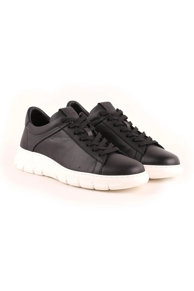 L4750 Black White