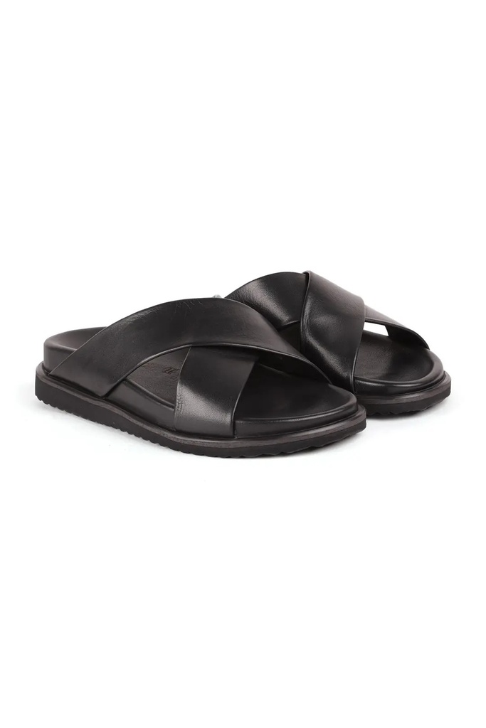 L15.8014 Black